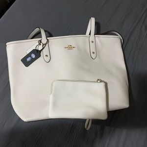 Coach CRSGR CITY ZIP TOTE